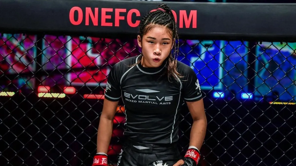 MMA star Angela Lee details a suicide attempt in 2017 in an essay for The Players' Tribune