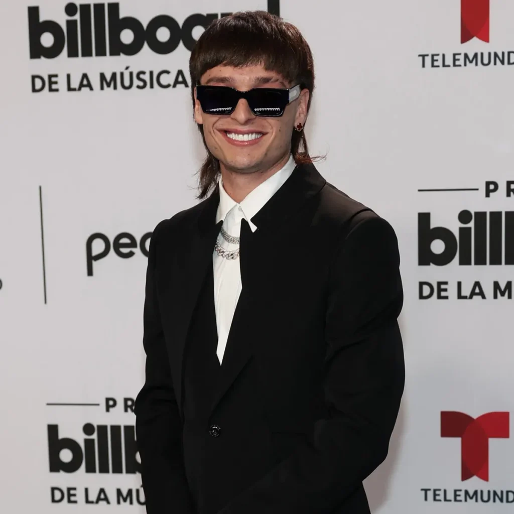 So Peso Featherweight thanks Mexico for his victory as" Debut Artist of the Year " on Billboard 2023