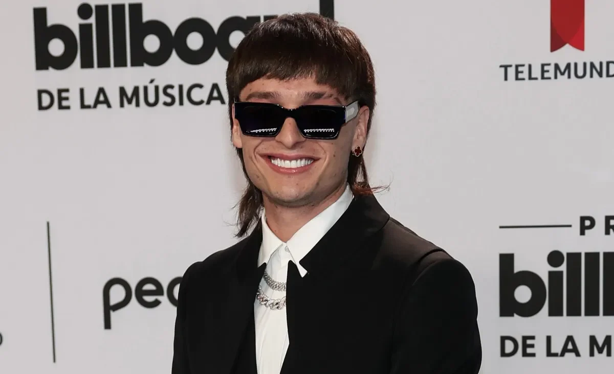 So Peso Featherweight thanks Mexico for his victory as" Debut Artist of the Year " on Billboard 2023