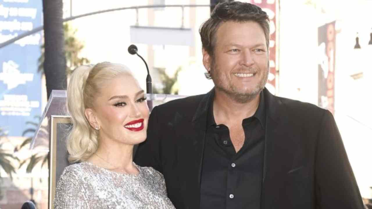 Gwen Stefani and Blake Shelton had an outdoor pizza party